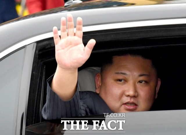 북한은 1991년 11월 11일 남북기본합의서 내용 조정을 위한 대표 접촉에서 핵무기, 화학무기를 제거하자 하는데 이것은 우리가 쌍수를 들어서 환영한다고 밝혔다. 이어 남북 간 비핵화 공동선언을 채택·발효했다. 사진은 김정은 북한 국무위원장. /더팩트DB