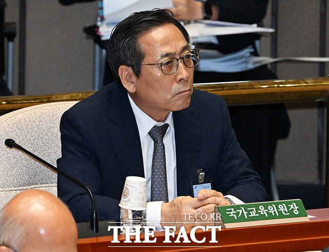 김태준 국가교육위원회 상임위원이 1일 오전 서울 여의도 국회에서 열린 예산결산특별위원회 전체회의에 출석하고 있다. 이배용 국가교육위원장은 이날 사퇴 의사를 밝히며 예결위 전체회의에 불출석했다. /국회=배정한 기자