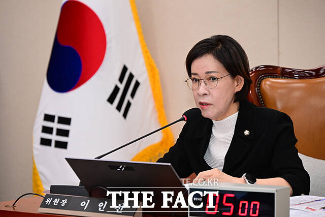 1일 서울 여의도 국회에서 열린 여성가족위원회 전체회의에서 이인선 위원장이 발언하고 있다. /국회=남윤호 기자
