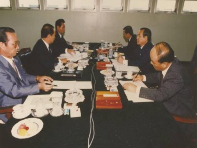 1990년 9월부터 1992년 9월까지 이뤄진 남북고위급회담 속에서 남북 유엔(UN) 가입 문제도 다뤄졌다. 사진은 1990년 9월 18일 판문점 중립국감독위원회 회의실에서 유엔 가입 문제와 관련한 1차 실무대표 접촉이 진행된 모습. /통일부