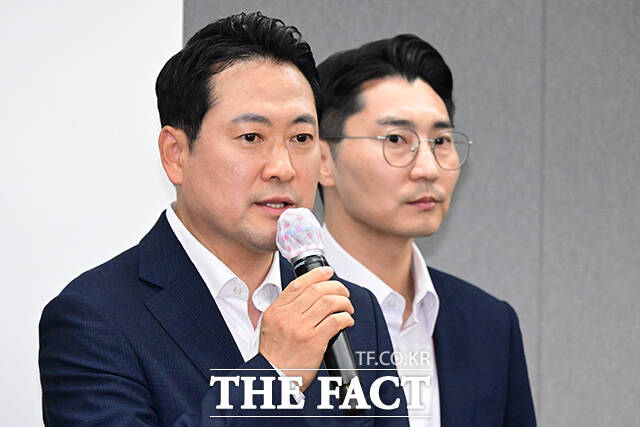 장동혁 국민의힘 당대표가 1일 한미정상회담 결과를 두고 비정상적인 정상회담이라고 평가했다. 사진은 장 대표가 지난 28일 오후 인천 중구 인천국제공항공사 항공교육원에서 정치 현안에 대한 기자회견을 갖고 있는 모습. /남윤호 기자