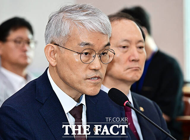 천대엽 법원행정처장은 더불어민주당 일부 의원들이 추진하고 있는 내란특별재판부 설치에 대해 사법부 독립에 대한 침해의 소지가 있다고 지적했다. /배정한 기자