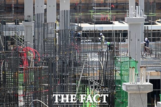 올해 하반기 건설업 전체 직종 평균 임금이 전년 같은 기간 대비 1.66% 상승한 것으로 나타났다. /더팩트 DB