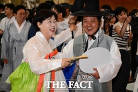  민주 '한복' vs 국힘 '상복'…정기국회 시작부터 '정쟁'