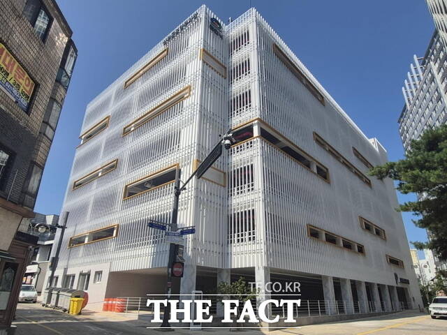 천안시 신부 제5공영주차장 주차타워 전경 /천안시