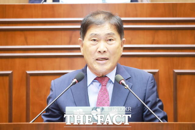 2일 이한수 부안군의원이 농업기계화 촉진법 개정 촉구 건의안을 대표 발의하고 의원 만장일치로 채택됐다. /부안군의회