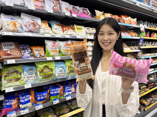 픽셀리(PIXELY) 캐릭터 간식 시리즈가 출시 한 달 만에 누적 판매수량 200만개를 돌파했다. /GS25