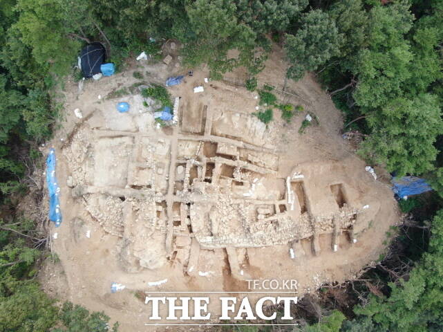가림성 서문지 발굴 조사지 전경. /부여군