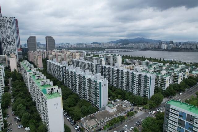 2일 마감된 여의도 대교아파트 재건축 시공사 선정 입차렝 삼성물산 건설부문 한 곳만 참여해 유찰됐다. /대교아파트 재건축 조합