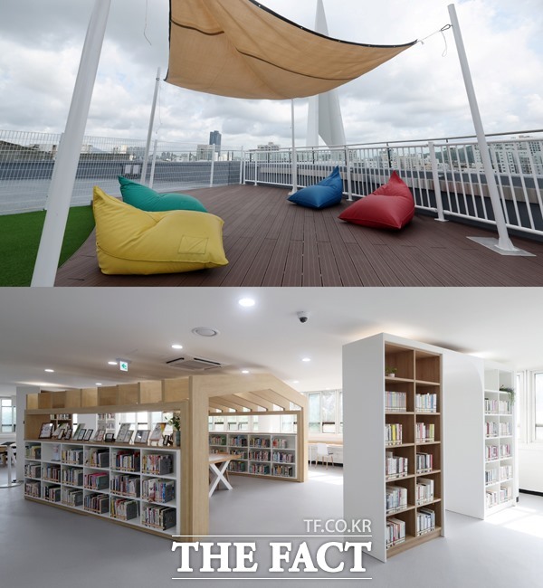 심곡도서관 일반자료실과 옥상 모습 /부천시