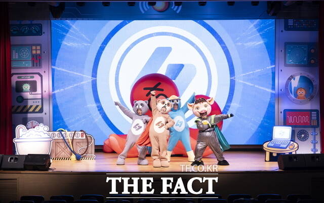 2일 완주군 한국전기안전공사 본사에서 어린이뮤지컬 미리야, 찌릿찌릿 돼지코를 조심해 시범공연이 열렸다. /한국전기안전공사