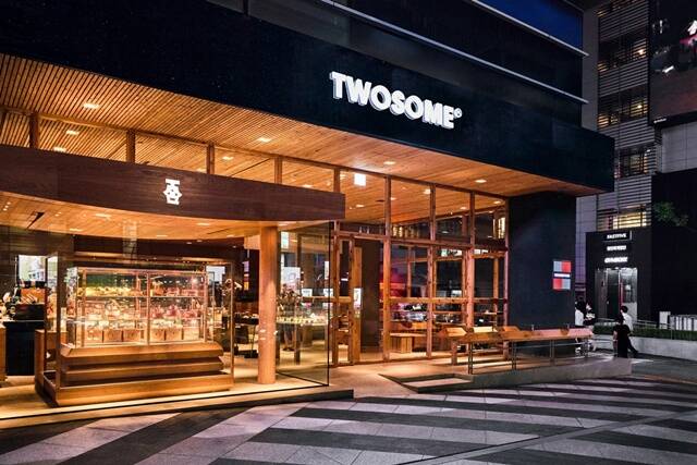 투썸플레이스가 신논현역점 주변에 투썸 2.0 강남을 오픈했다. /투썸플레이스