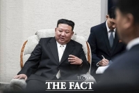  김정은 전용열차 '북중 국경 통과'…北, 이례적 신속 보도