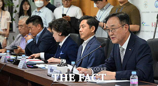 인사말 하는 송치영 소상공인연합회장.