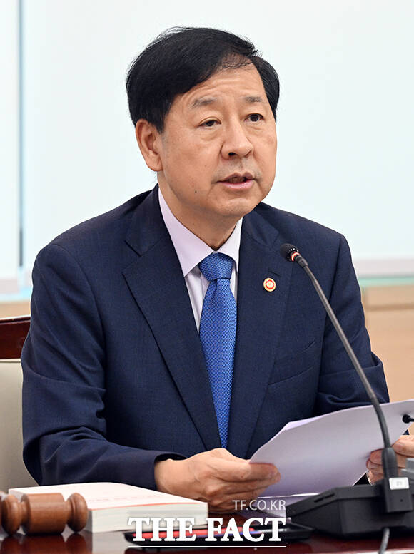 2065년 우리나라의 국내총생산(GDP) 대비 국가채무비율이 150%를 넘어선다는 전망이 나왔다. 사진은 구윤철 부총리 겸 기획재정부 장관. /임영무 기자