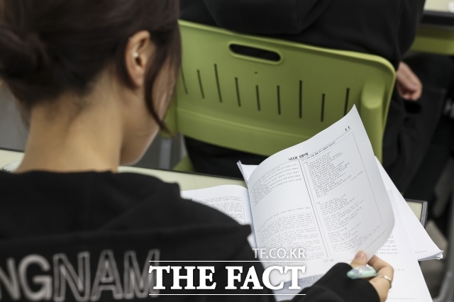 2026학년도 대학수학능력시험 9월 3일 실시된 모의평가는 오는 11월 13일 수능을 앞두고 자신의 위치를 확인하고 실제 수능 출제 방향을 가늠할 수 있는 마지막 시험이다. 사진은 서울의 한 고등학교./더팩트 DB