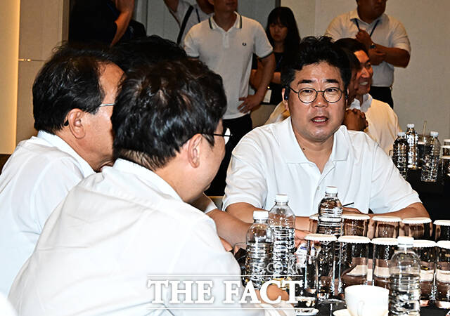 박찬대 의원 등 민주당 의원 115명이 지난 7월 공동 발의한 내란특별법에는 서울중앙지법·서울고법에 특별재판부를 설치해 내란 혐의 사건 재판을 전담하도록 하는 내용이 담겼다. 사진은 박 의원./배정한 기자