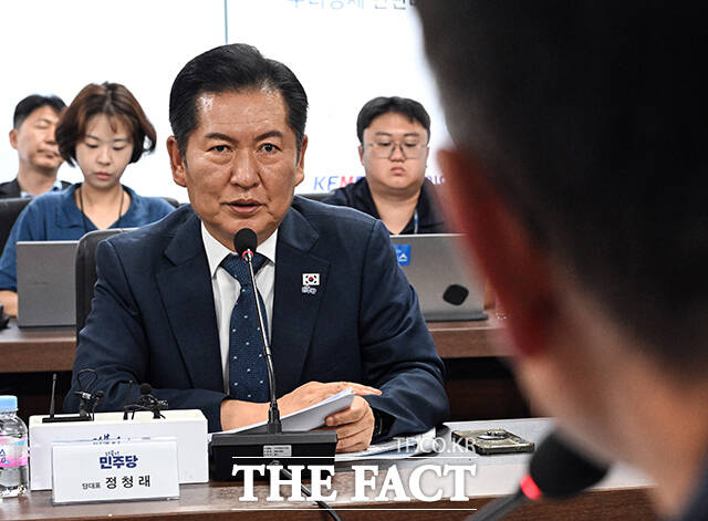 인사말 하는 정청래 더불어민주당 대표.