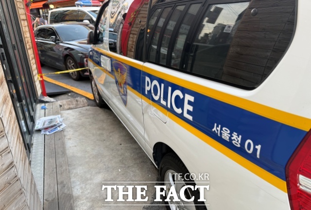 서울 관악경찰서는 3일 서울 관악구에서 발생한 칼부림 사건으로 3명이 숨지고 피의자 40대 A 씨가 수술 중이라고 밝혔다. /김형준 기자