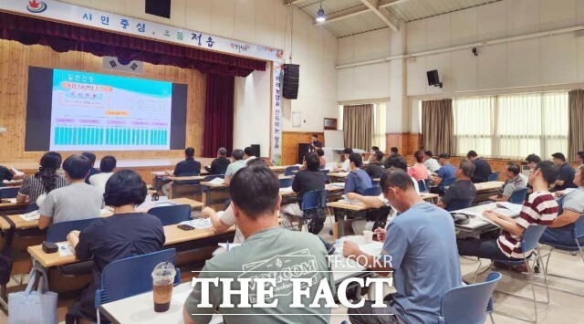 정읍시농업기술센터는 귀농·귀촌인의 성공적인 농촌 정착을 지원하기 위한 ‘2025년 하반기 신규농업인 기초영농기술교육’을 개강했다. / 정읍시