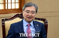  환담 나누는 조현 외교부 장관 [포토]