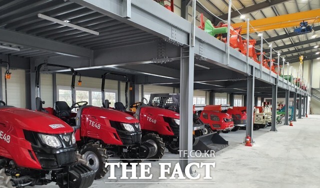 고창군 농기계임대사업소가 본격적인 가을 수확철을 맞아 농업인들의 일손 부족을 줄이고 적기 영농을 지원하기 위해 토요일 운영을 시작한다. / 고창군