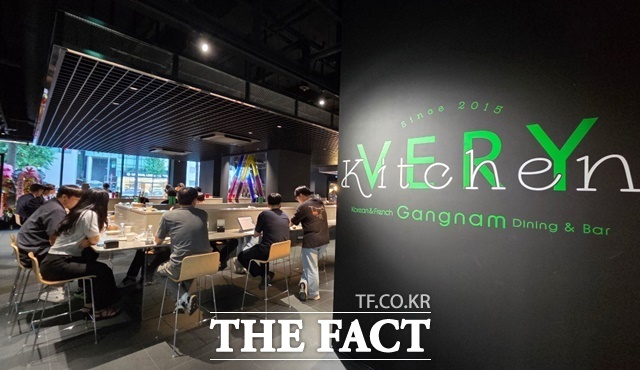 르노코리아 강남전시장에 입점한 베리키친 강남. /르노코리아