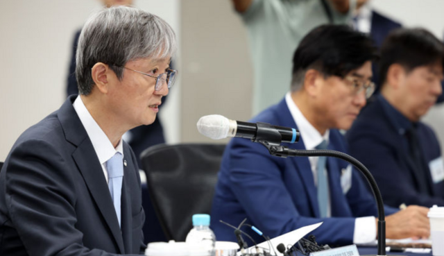 이찬진 금융감독원장이 저축은행권과 소통을 위해 간담회를 진행했다. /뉴시스