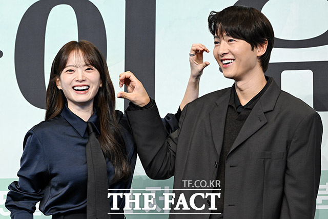 배우 천우희(왼쪽)와 송중기가 JTBC 새 금요시리즈 마이 유스에서 호흡을 맞춘다. /남용희 기자