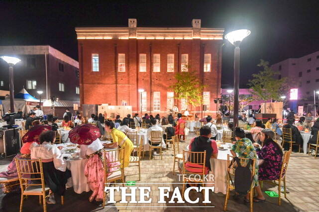 지난해 펼쳐진 공주 국가유산 야행 장면. /공주시