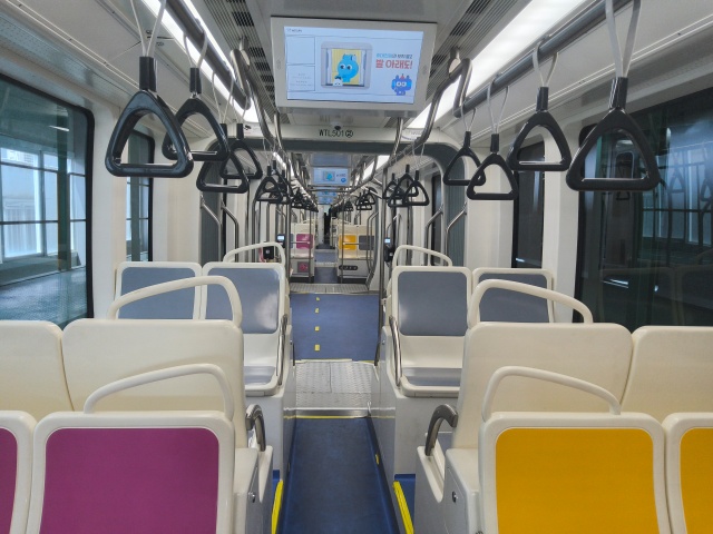 위례선 트램차량 내부 모습. /서울시