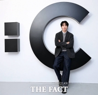  '유니클로 C 컬렉션' 론칭행사에서 포즈 취하는 정용화 [포토]