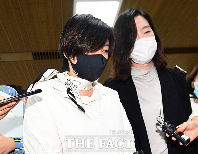 5일 소방 등에 따르면 장시호 씨는 전날 오전 4시께 서울 강남구의 한 주택 12층에서 추락했으나 11층 난간에 걸려 구조됐다. /이동률 기자