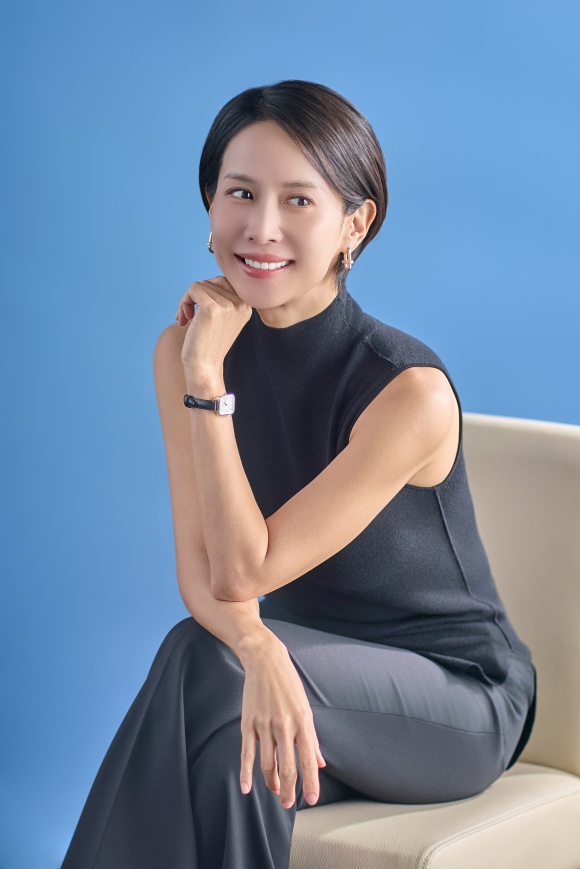 조여정은 살인자 리포트는 인터뷰라는 새로운 형식을 통해 복수를 다시금 생각하게 만드는 영화라고 힘주어 말했다. /에이투지엔터테인먼트·소니 픽쳐스