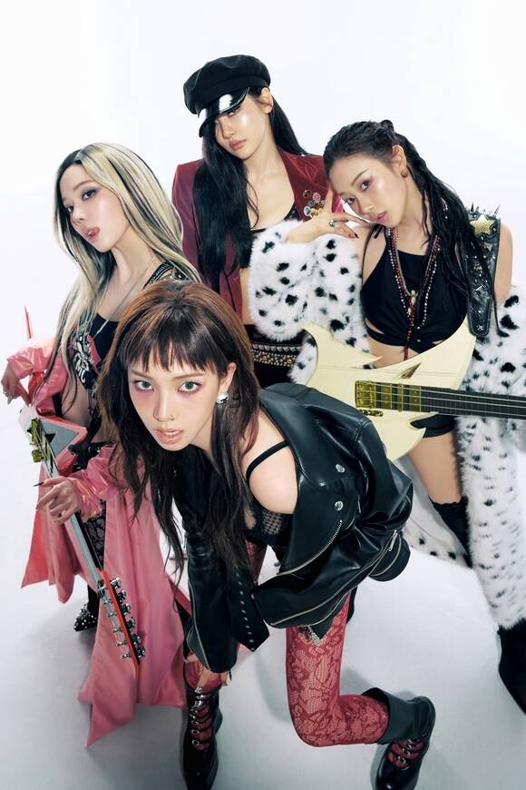 그룹 에스파의 여섯 번째 미니앨범 Rich Man이 4일 기준으로 선주문 수량 111만 장을 넘겼다. 이로써 에스파는 7개 앨범 연속 밀리언셀러 달성이 유력하다. /SM엔터테인먼트