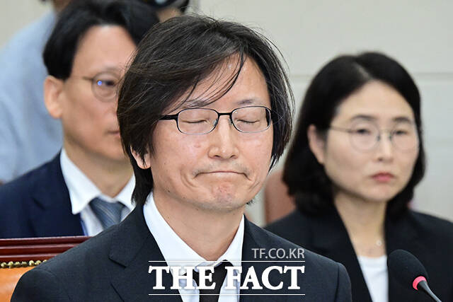 주병기 공정거래위원장 후보자가 5일 서울 여의도 국회 정무위원회에서 열린 인사청문회에 출석해 질의를 듣고 있다. /국회=남윤호 기자