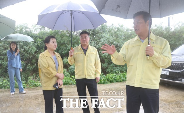 정읍시가 7일 새벽부터 발효된 호우경보에 따라 재난안전대책본부를 가동하며 시민 안전을 지키기 위한 총력 대응에 나섰다. /정읍시