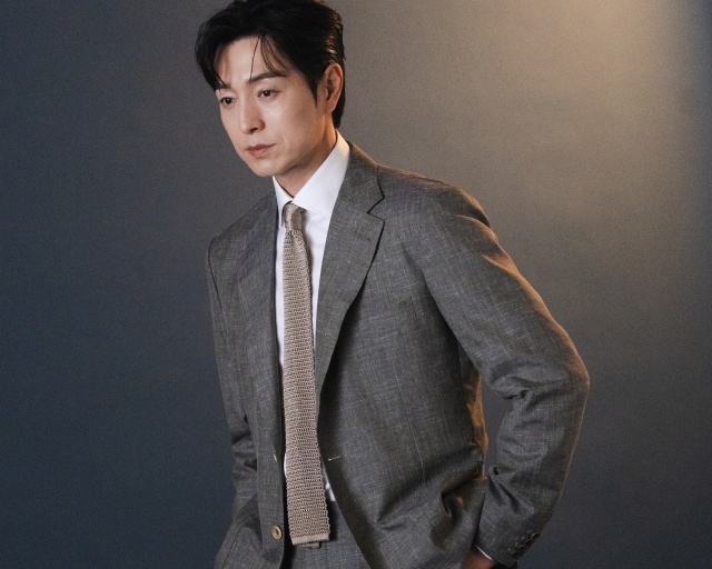 정성일은 무대와 매체의 상호작용이 일어나는 묘미를 극장에서 느끼시면서 몰입감있게 보실 수 있을 것이라고 많은 관람을 독려했다. /에이투지엔터테인먼트·소니 픽쳐스