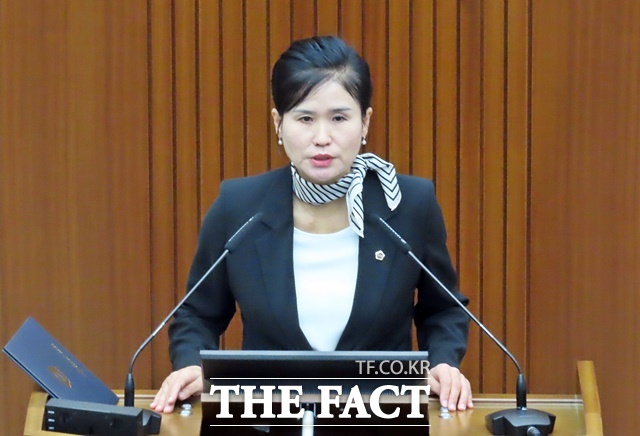 여미전 세종시의원이 8일 세종시의회 제100회 제2차 본회의에서 5분 자유발언을 하고 있다. /김형중 기자