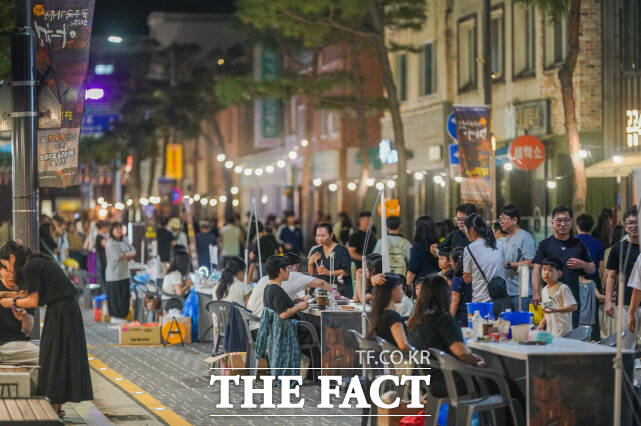 2025 공주 국가유산 야행이 지난 5일부터 7일까지 공주시 원도심 일원에서 펼쳐졌다. /공주시