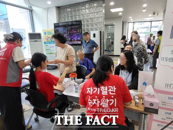 대전 서구는 심뇌혈관질환 예방 관리 주간을 맞아 9월 한 달간 충남대학교병원, 관내 보건소 등에서 자기 혈관 숫자 알기, 레드서클 캠페인을 한다. /대전 서구