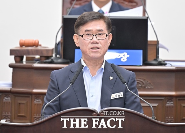 강현철 공주시의회 의원이 8일 제260회 공주시의회 임시회 제4차 본회의에서 5분 자유발언을 하고 있다. /공주시의회
