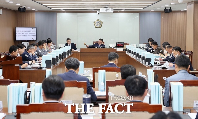 충남도의회 예산결산특별위원회는 8일 제361회 임시회 제1차 회의에서 도청 추경안 4건, 4억 2875만 원을 삭감했다. /충남도의회