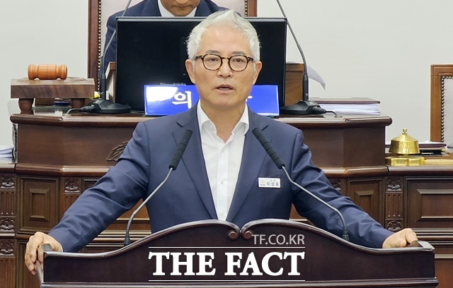 이상표 공주시의원이 8일 공주시의회 제260회 임시회 제4차 본회의 5분 자유발언을 하고 있다. /공주시의회