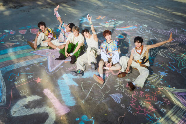 그룹 엔시티 위시가 컬러로 발매 일주일 만에 139만 5217장의 판매고를 올렸다. 이는 그룹 자체 최고 기록이다./SM엔터테인먼트