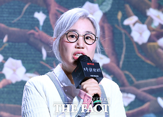 김은숙 작가가 극심한 가뭄으로 어려움을 겪고 있는 강릉시에 2000만원 상당의 생수를 기부했다. /더팩트 DB