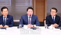  민주당과 정책간담회 갖는 최태원 회장 [포토]