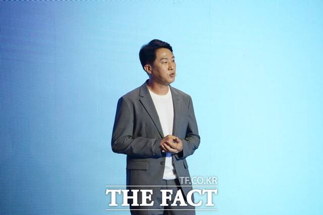 오경석 두나무 대표가 9일 서울 강남구 그랜드 인터컨티넨탈 서울 파르나스에서 열린 업비트 D 컨퍼런스(UDC)에 참석해 기조 연설을 하고 있다. /김태환 기자