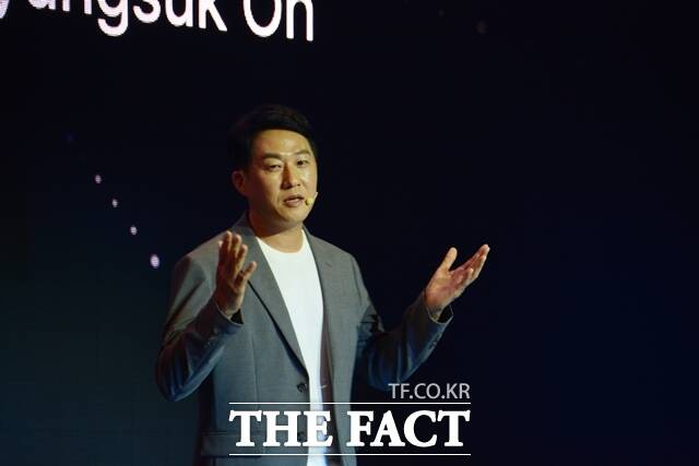 오경석 두나무 대표가 9일 서울 강남구 그랜드 인터컨티넨탈 서울 파르나스에서 열린 업비트 D 컨퍼런스(UDC)에 참석해 기조 연설을 하고 있다. /김태환 기자