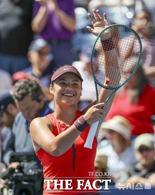 영국 국가대표로 출전을 사양하고 코리아오픈 출전을 선택한 에마 라두카누. 2021년 US오픈 단식 챔피언으로 국내 팬들에게 가장 인기가 많은 선수로 꼽히고 있다./AP.뉴시스